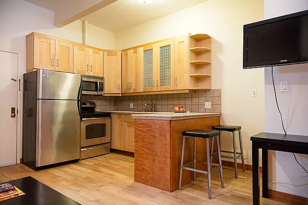 Rented by Easy Rental LLC | media 58