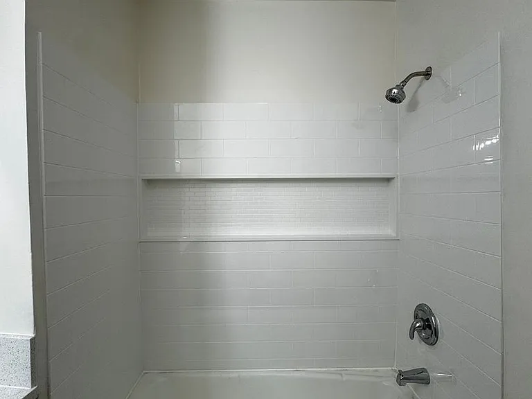 100 - Kimberly Apartments — Photo 37