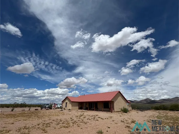 33 R Bar Rd, Rodeo, NM 88056