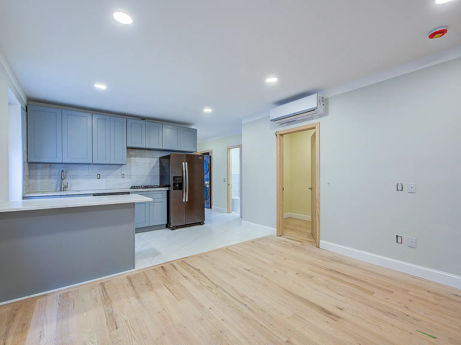 2116 Harman Street — Photo 2