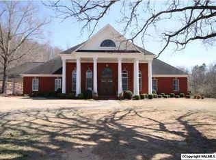 1610 Lake Cove Dr, Decatur, AL 35603