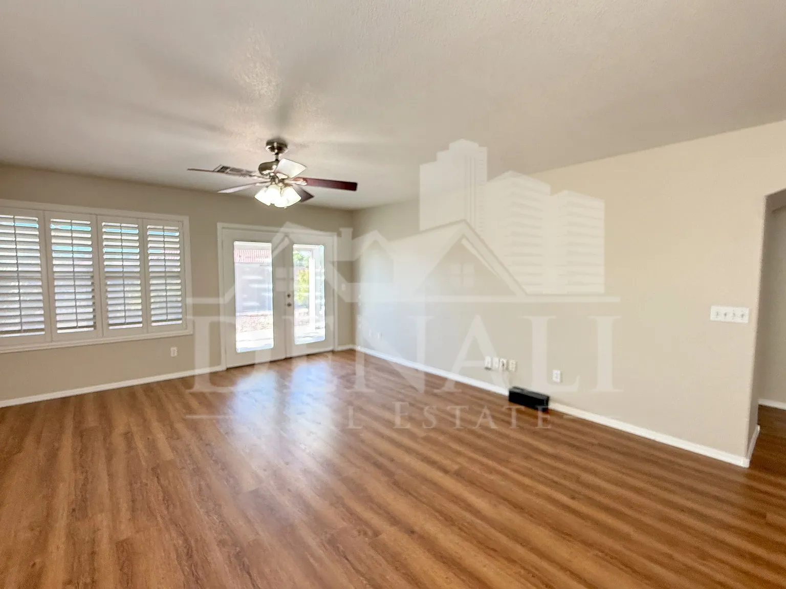 3 bed, 2.0 bath, 1745 sqft, $2,395 — Photo 2