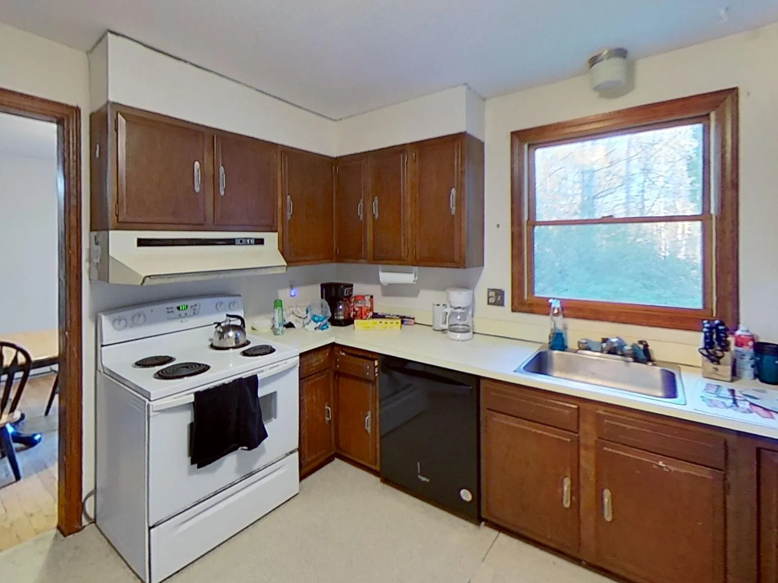 4 bed, $4,000 — Photo 2