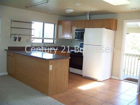 2nd image of 885 1/2 Olive St