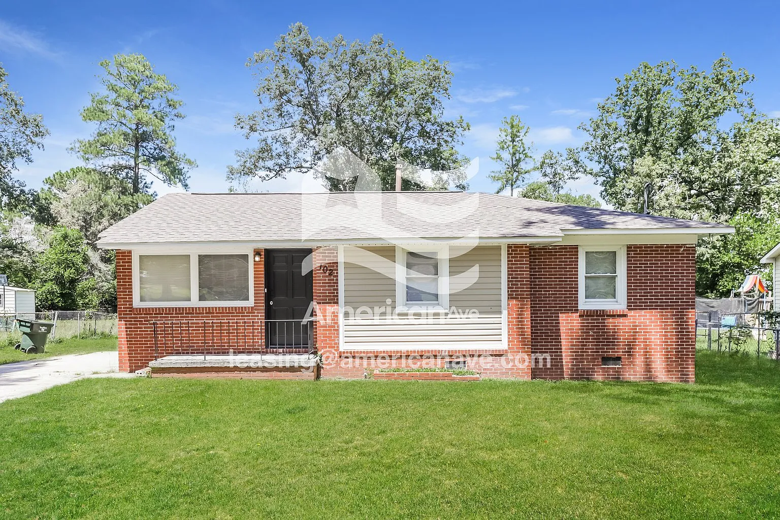 102 Lincoln St photo 1