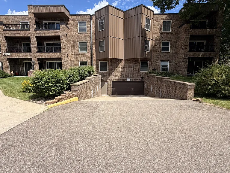 2210 Midland Grove Rd #309 — Photo 23