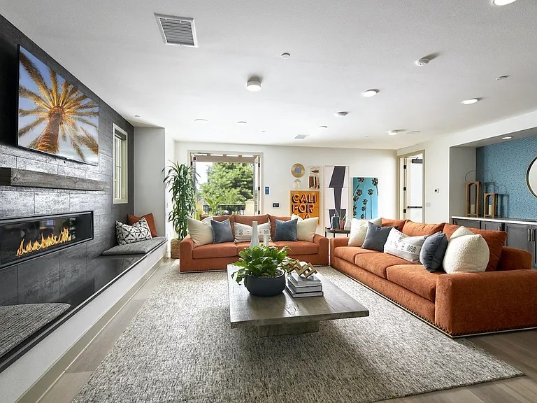 Lincoln Village Apartment Homes — Photo 9