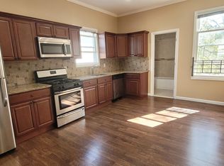 88 W 19th St FLOOR 2, Bayonne, NJ 07002