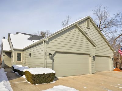 3713 Oak Creek Pl, West Des Moines, IA, 50265