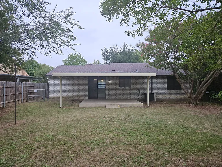 6908 Sunflower Cir N — Photo 22