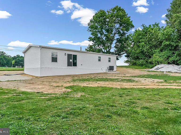 328 Line Rd — Photo 18