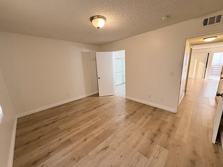 118 N Cedar St #2 — Photo 15
