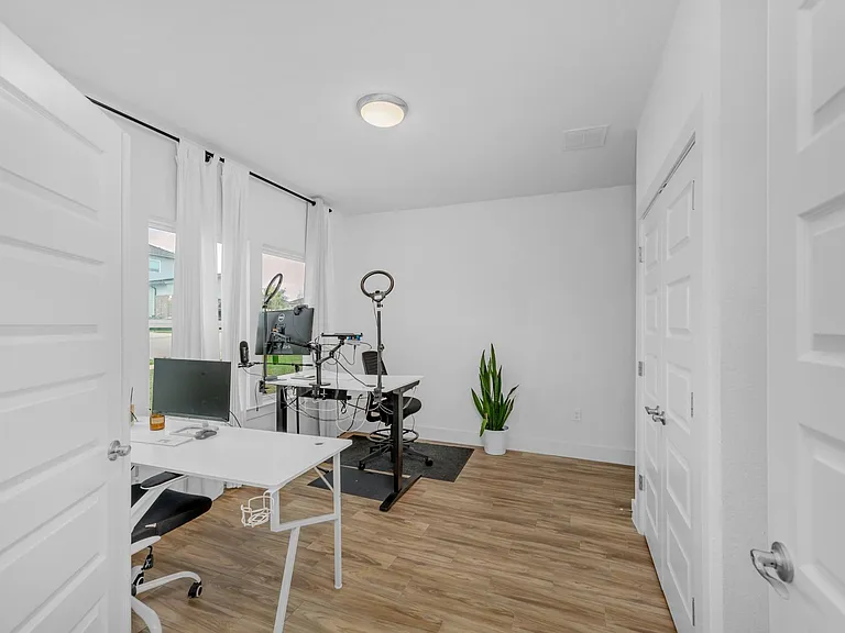 16512 Fetching Ave — Photo 25