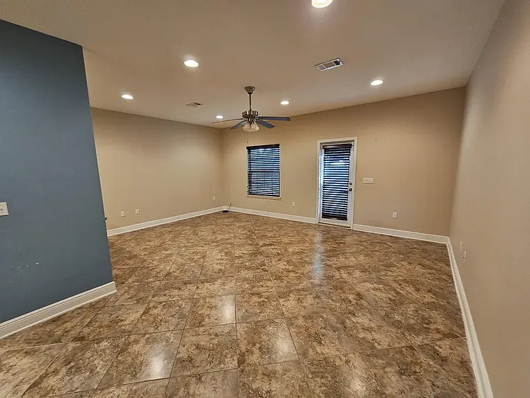 2127 Wilsons Plover Cir — Photo 10