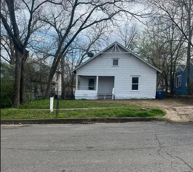 926 W Nelson St — Photo 1