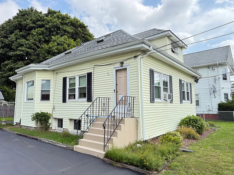 21 W Carpenter St #BASEMENT