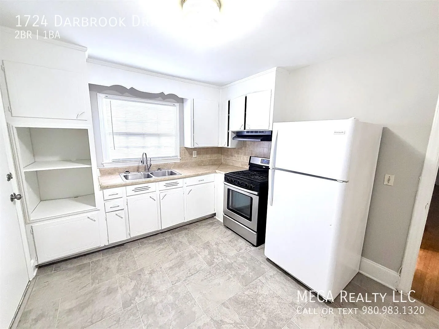 1724 Darbrook Drive — Photo 2