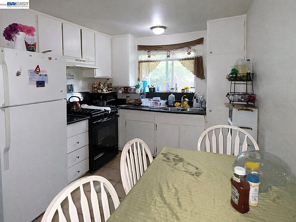 3rd image of 634 8th St
