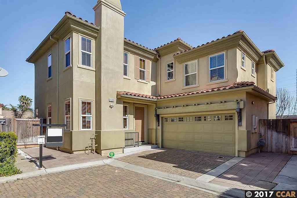 2133 Prato St photo 1