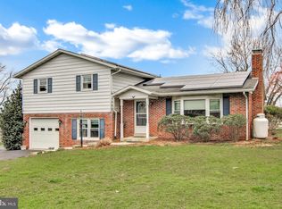 15 Green Lawn Dr, Ephrata, PA 17522