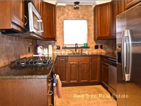35 Lake Shore Ct, Brighton, MA