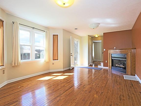 3rd image of 16337 Southwood Dr
