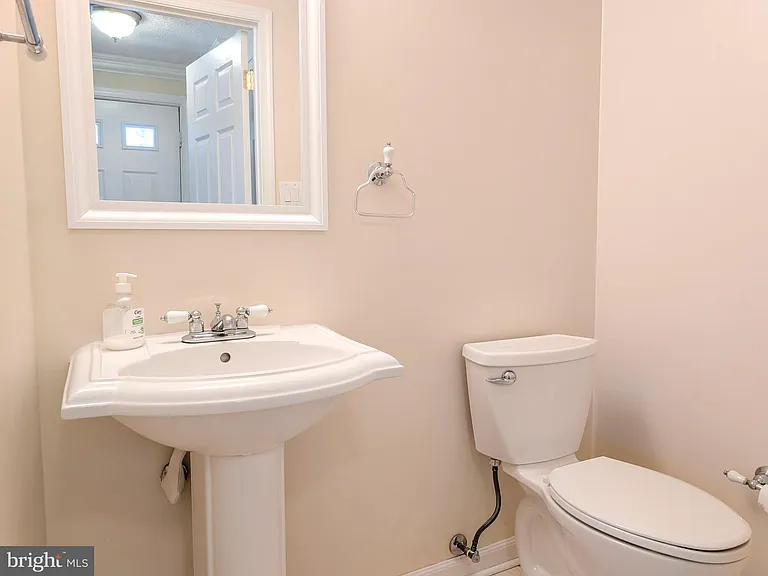 7993 Tyson Oaks Cir — Photo 24