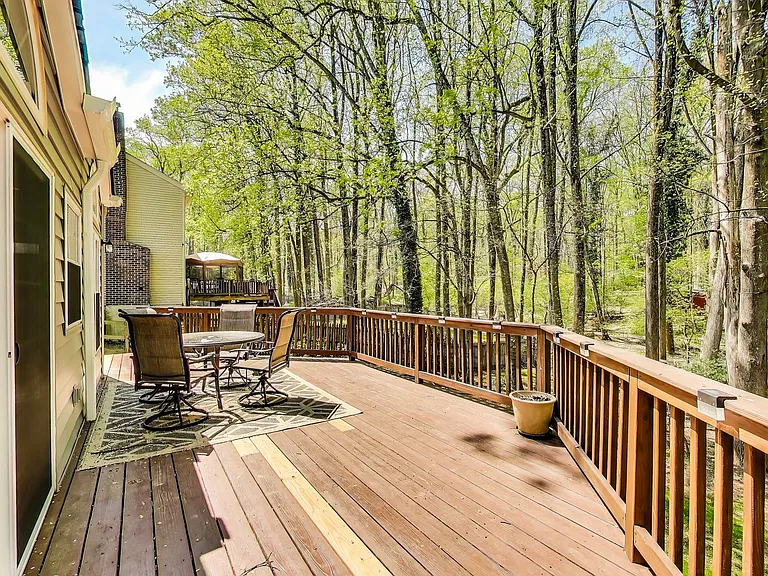 1337 Crockett Ln — Photo 33