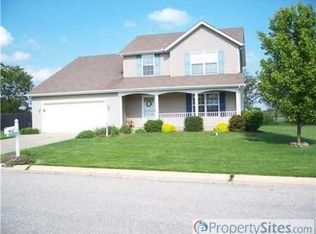 52424 Oak Manor Dr, Granger, IN 46530