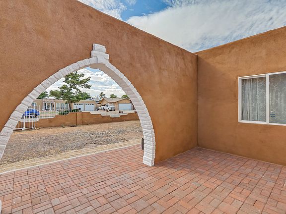 3rd image of 808 Villa Verde Dr SE