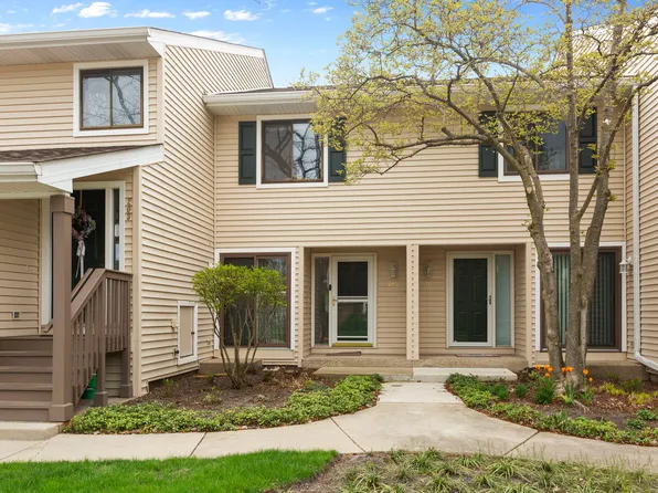 205 Winding Oak Ln Unit 205, Buffalo Grove, IL 60089