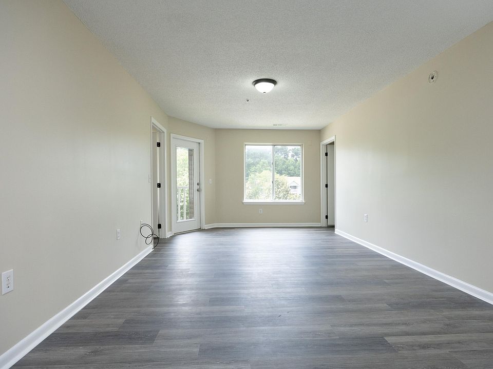 1st image of 1231 University Ct APT 104