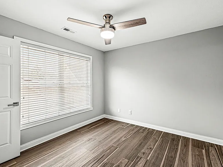 2046 Ruckle St — Photo 24