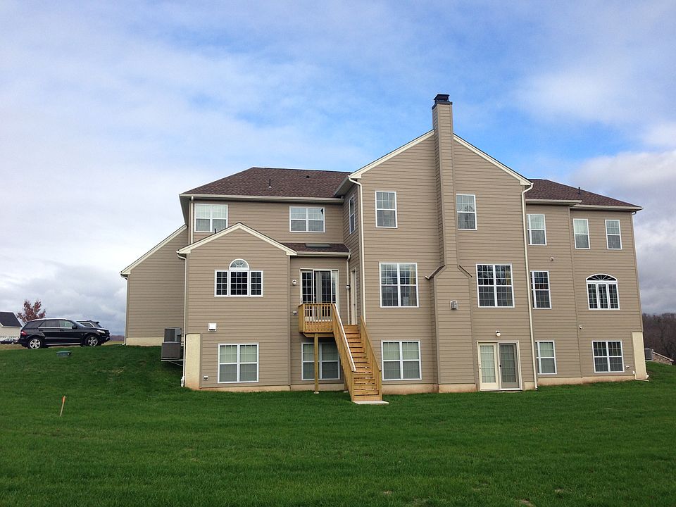 2nd image of 28 Hayhurst Dr