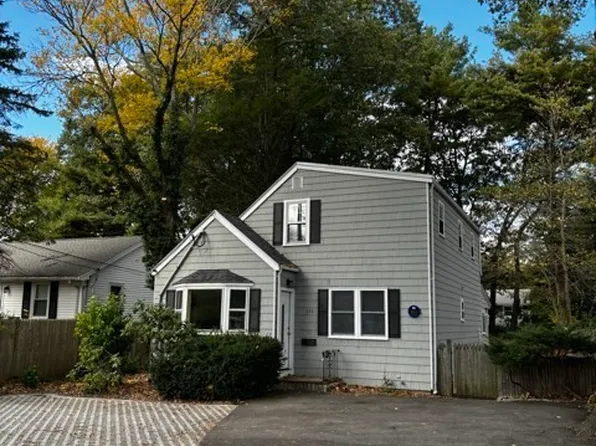 214 Sprague St, Dedham, MA 02026