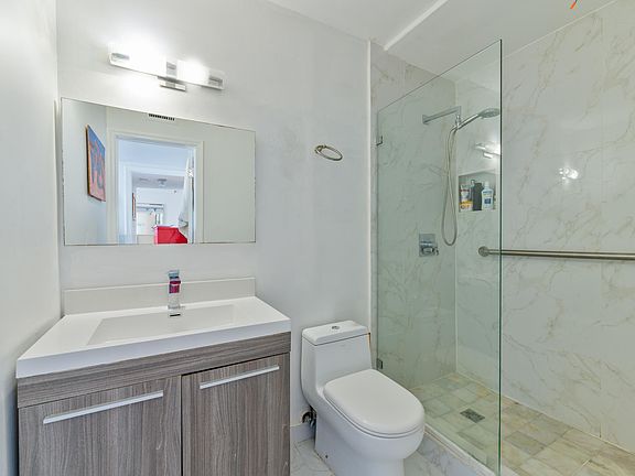 5th image of 2841 NE 33rd Court #303