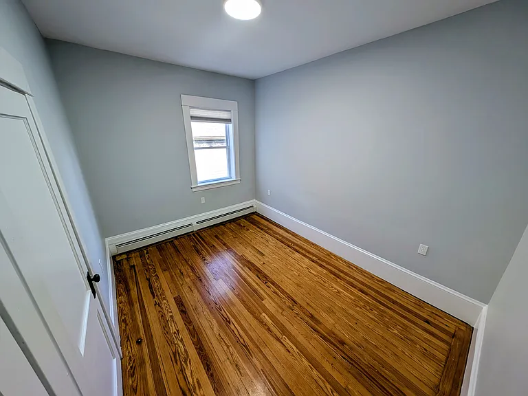 168 Waterman Ave — Photo 17
