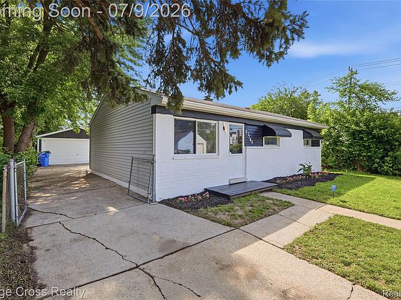 3rd image of 21740 Wellington Ave