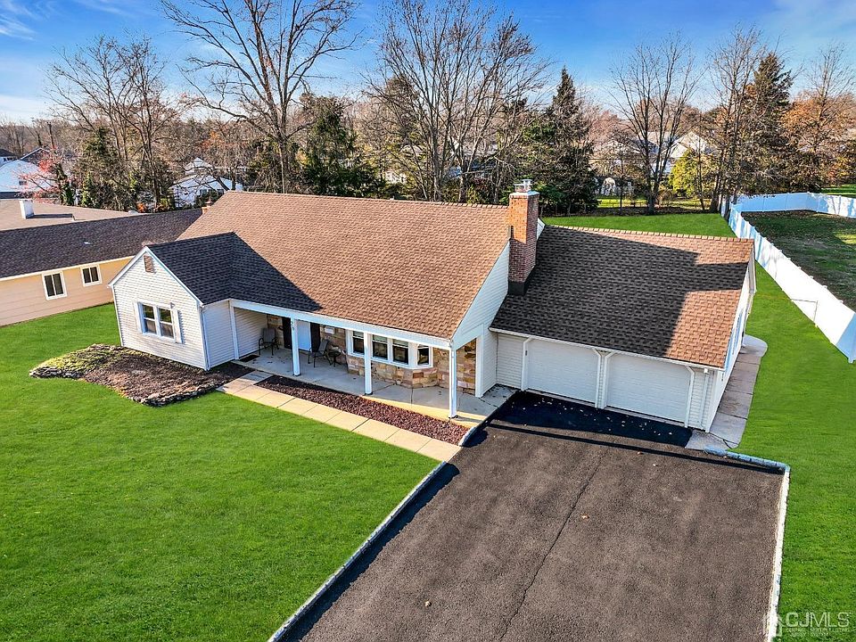 28 Lakeridge Dr, Matawan, NJ 07747 Zillow