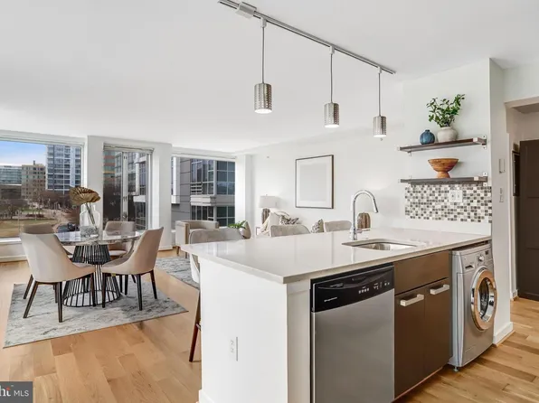 1101 3rd St SW APT 206, Washington, DC 20024