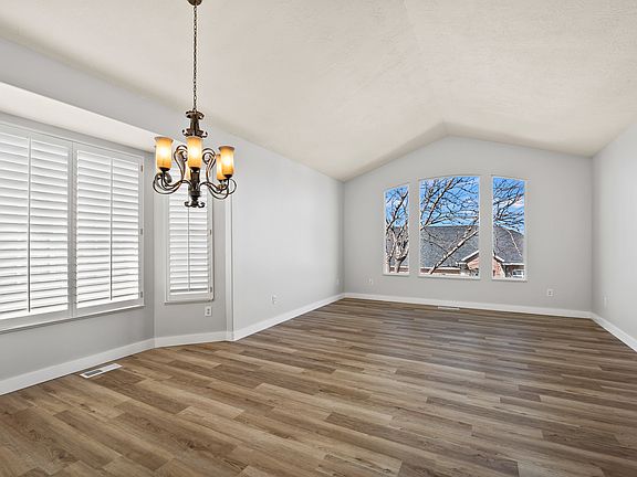 5th image of 340 E Brayden Way