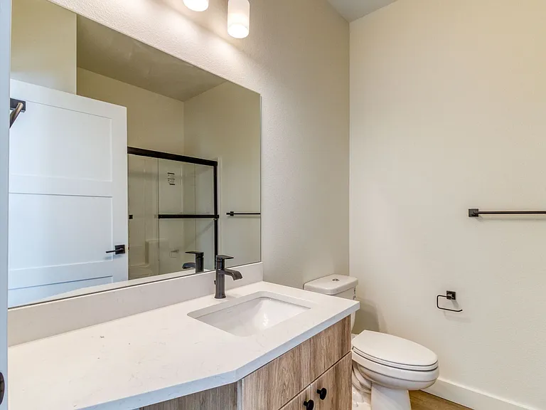 Luxury Apartment in La Pine! — Photo 14