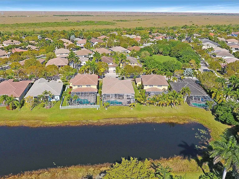 1182 Peregrine Way — Photo 3