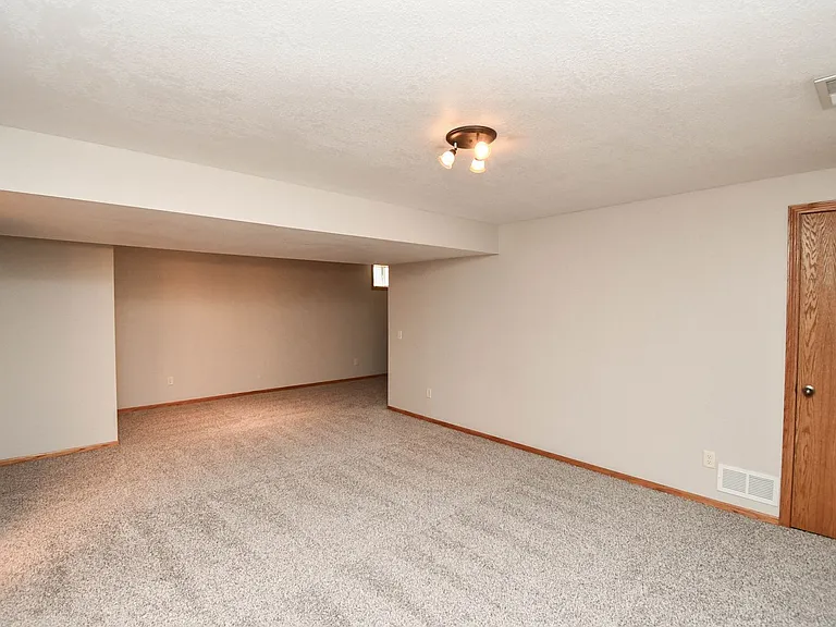 5101 W Cushman St — Photo 35
