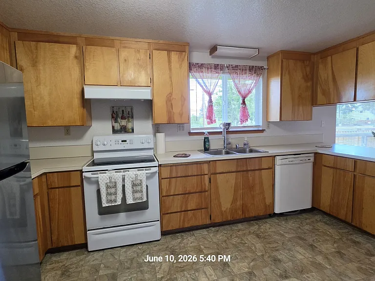 841 E 48th St — Photo 5
