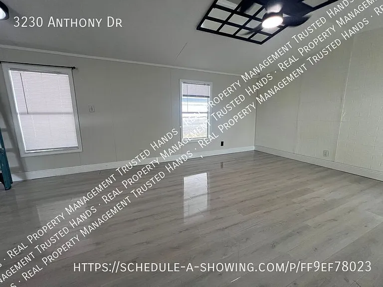 3230 Anthony Dr — Photo 14