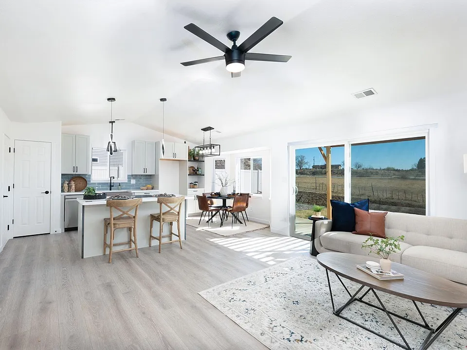 1512 Branding Iron Dr