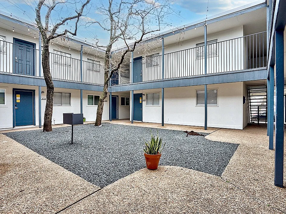 3138 Manor Rd