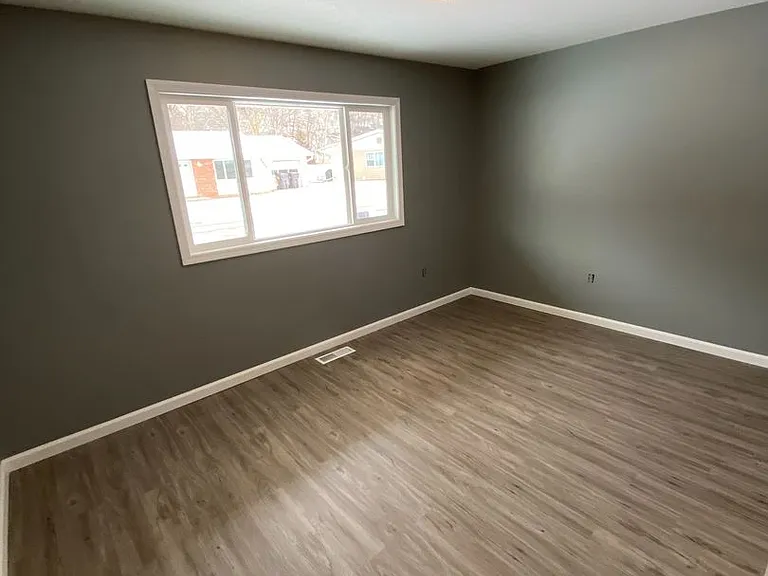 1389 Vandenberg Cir — Photo 7