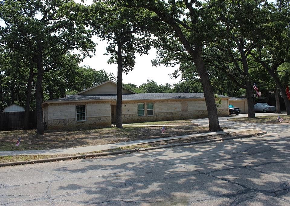 1st image of 500 Lincolnshire Dr